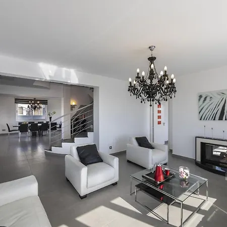 Larnaca Zoe Villa *