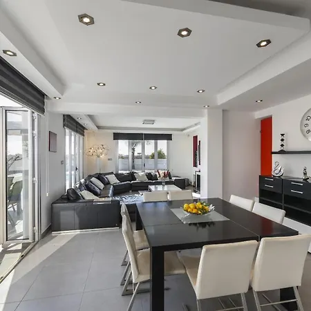 Villa Larnaca Zoe *