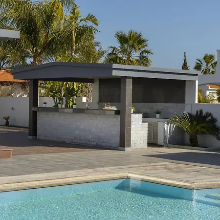 Villa Larnaca Zoe *